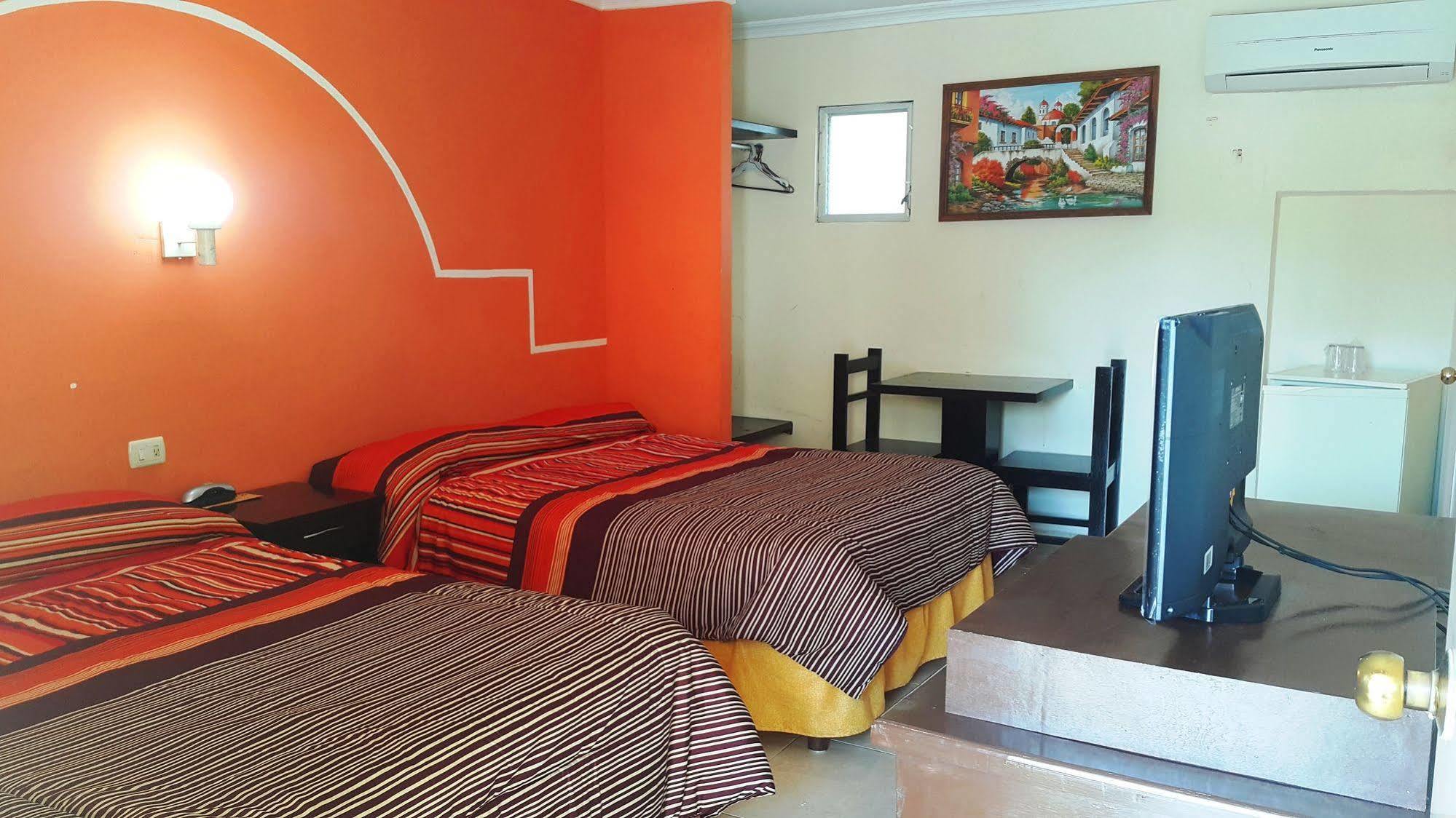 Hotel El Marques Mérida Buitenkant foto